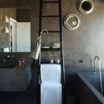 Casa-de-Banho-com-Microcimento-Preto