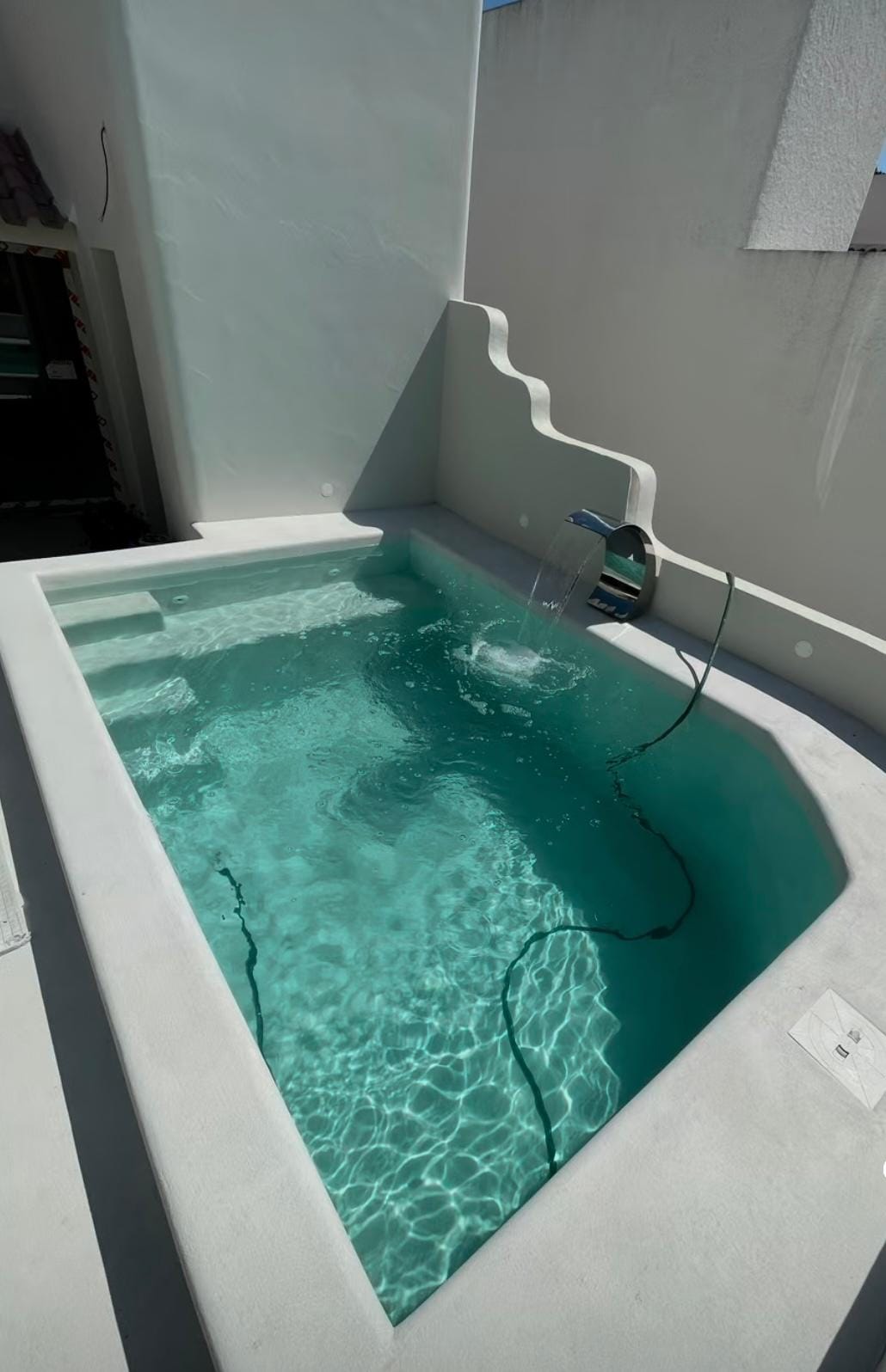 Microcimento em Piscinas — Aplicação, Impermeabilização e Durabilidade