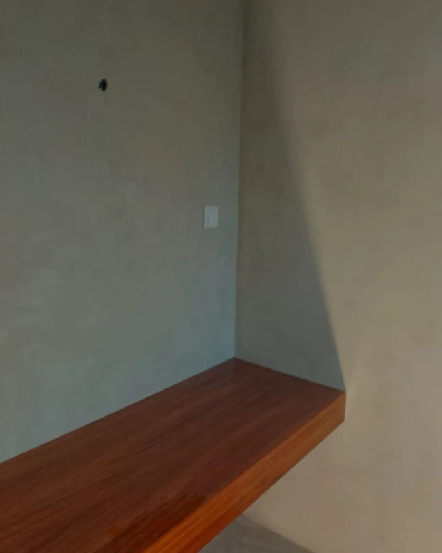 Renove o seu espaço interior com Microcimento Kcberry#microcimento #4udecor #kcberry #acabamentos #revestimentos #designdeinteriores #decoracao #arquitectura #obras #remodelacao #materiaisdeconstrucao #formacao #aplicacao #venda #construcao #porto #lisboa #algarve #instalike #instagood #kcberryinterior