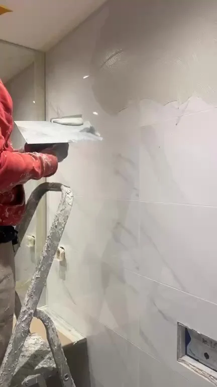 Microcimento KCberry direto sobre cerâmico ✨Renove sem obras, sem demolições e sem dores de cabeça.
A aplicação de microcimento KCberry diretamente sobre cerâmico permite transformar pisos e paredes com um acabamento contínuo, moderno e ultra resistente.✔️ Sem remover azulejos
✔️ Espessura mínima
✔️ Elevada aderência
✔️ Ideal para casas de banho, cozinhas e pavimentos
✔️ Resultado premium e duradouroMais rapidez, menos entulho e um design intemporal que valoriza o seu espaço.📍 Aplicação profissional
🚚 Material disponível para entrega imediata
📩 Peça já o seu orçamento#microcimento #kcberry #microcimentodiretosobreceramico #renovarsemobras #casadebanho